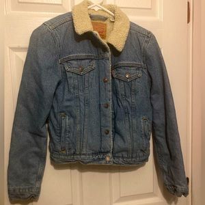 Levi’s sherpa lined jean jacket